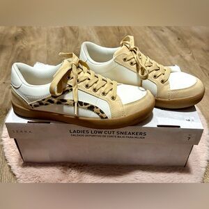 Women's Sneakers with Leopard Accent